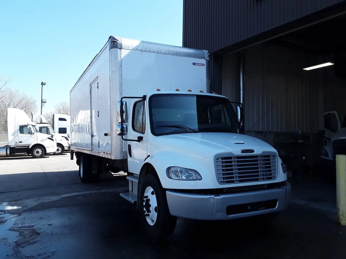 2019 Freightliner M2 106 in Kansas City, MO — photo 3