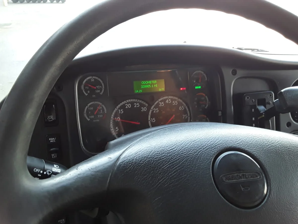 2019 Freightliner M2 106 in Kansas City, MO — photo 7