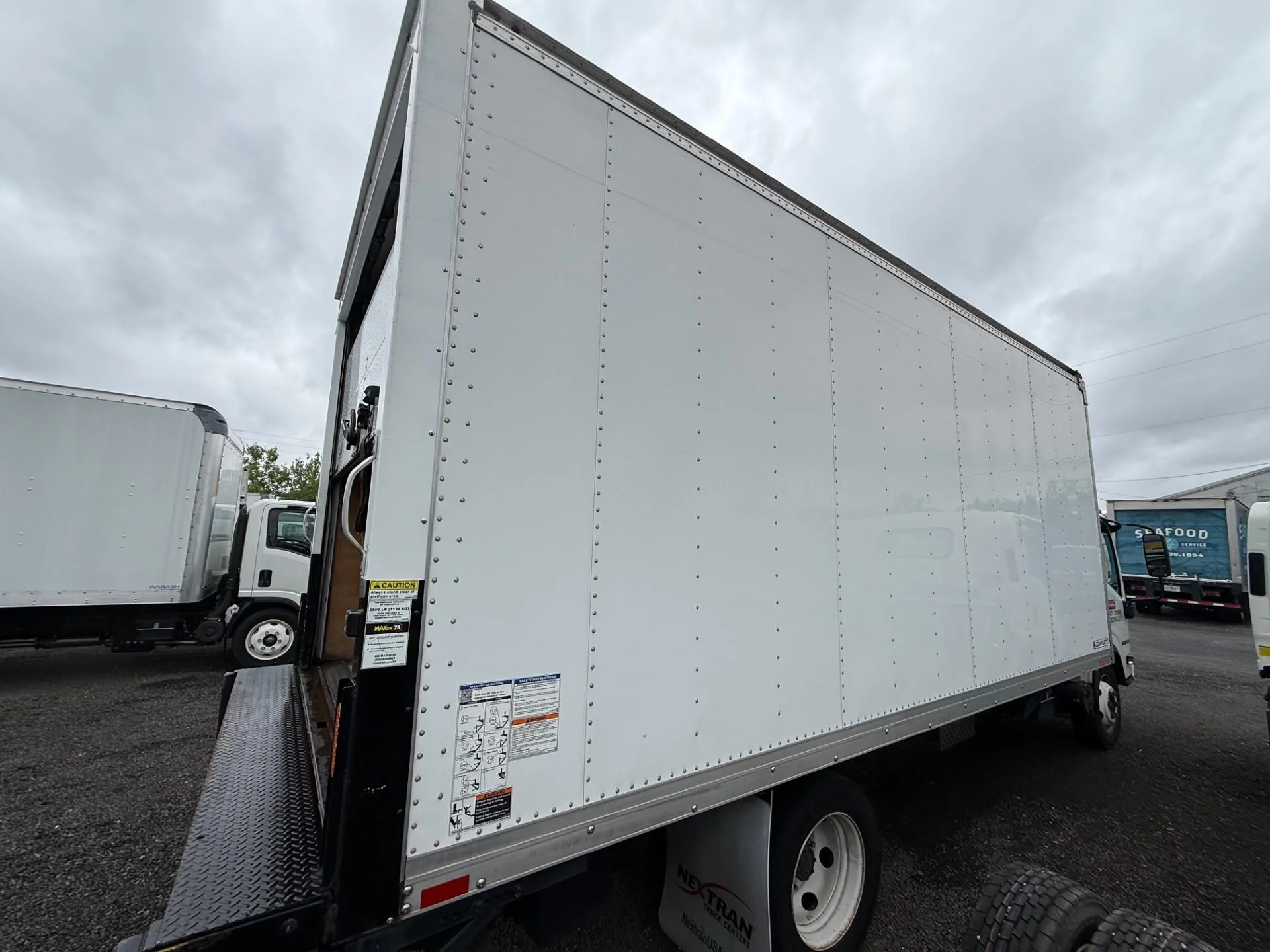 2022 Isuzu NRR - image 5