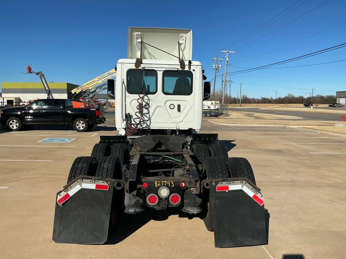 2019 Freightliner Cascadia in Oklahoma City, OK — photo 5