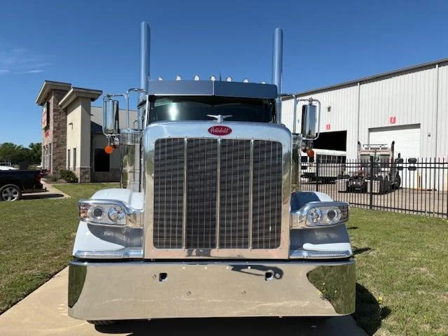2027 Peterbilt 589 in College Station, TX — photo 4