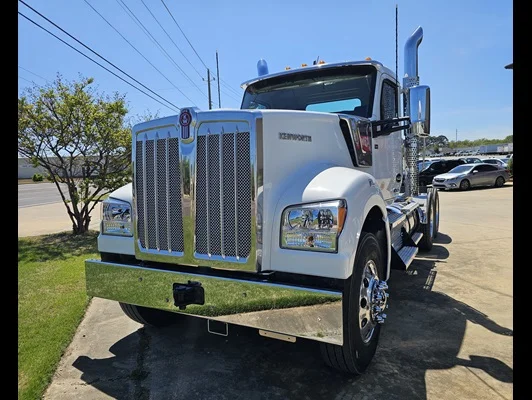 2027 Kenworth W990 in Tupelo, MS — photo 7