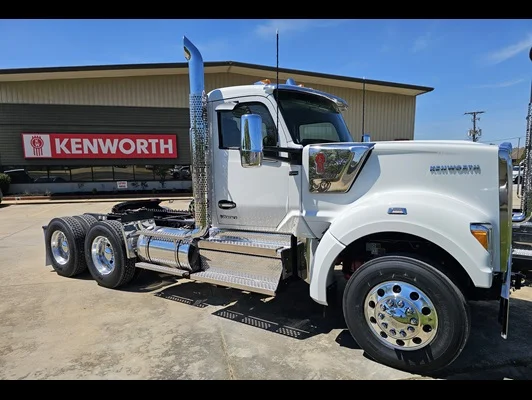 2027 Kenworth W990 in Tupelo, MS