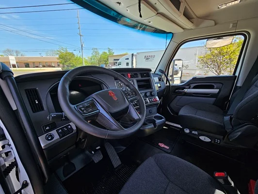 2027 Kenworth W990 in Tupelo, MS — photo 8
