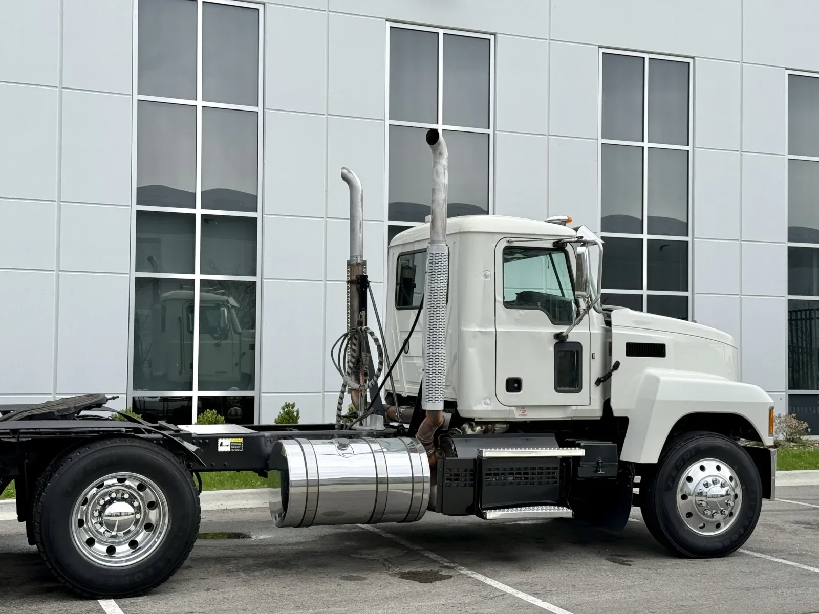 2019 Mack Pinnacle - image 7