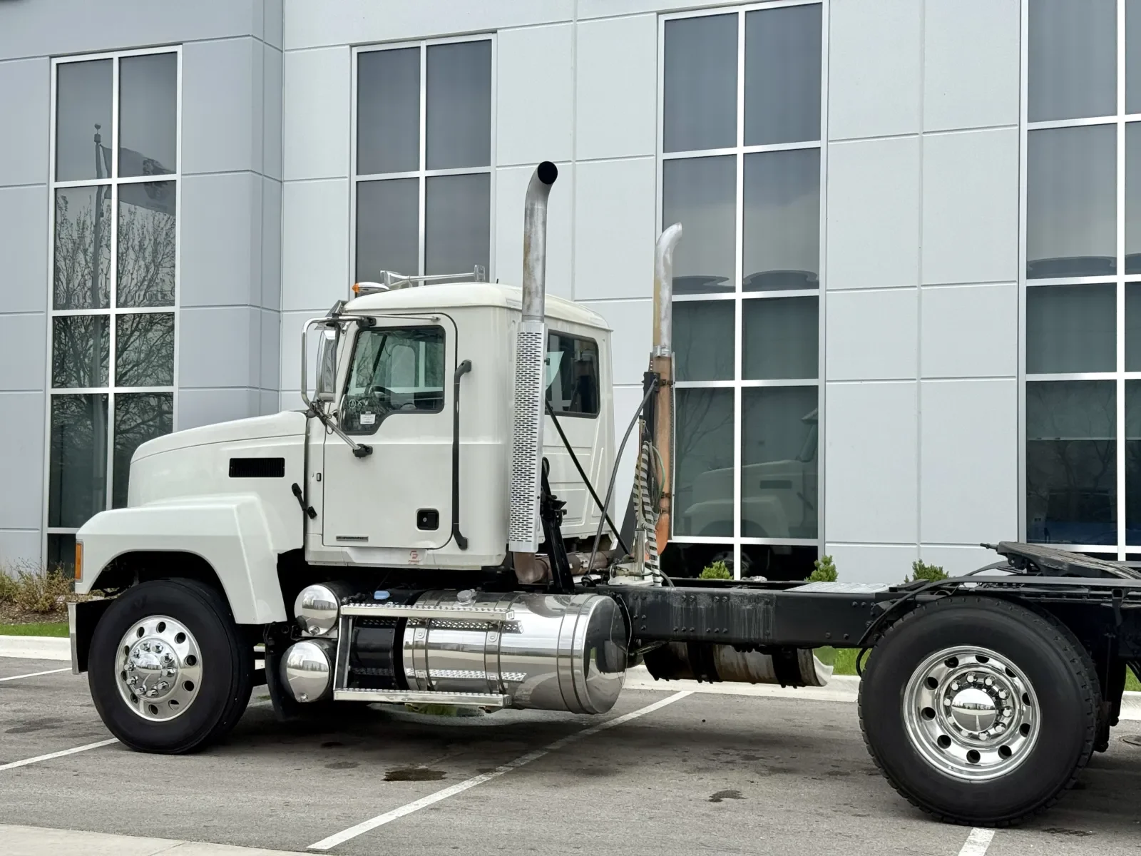 2019 Mack Pinnacle - image 8