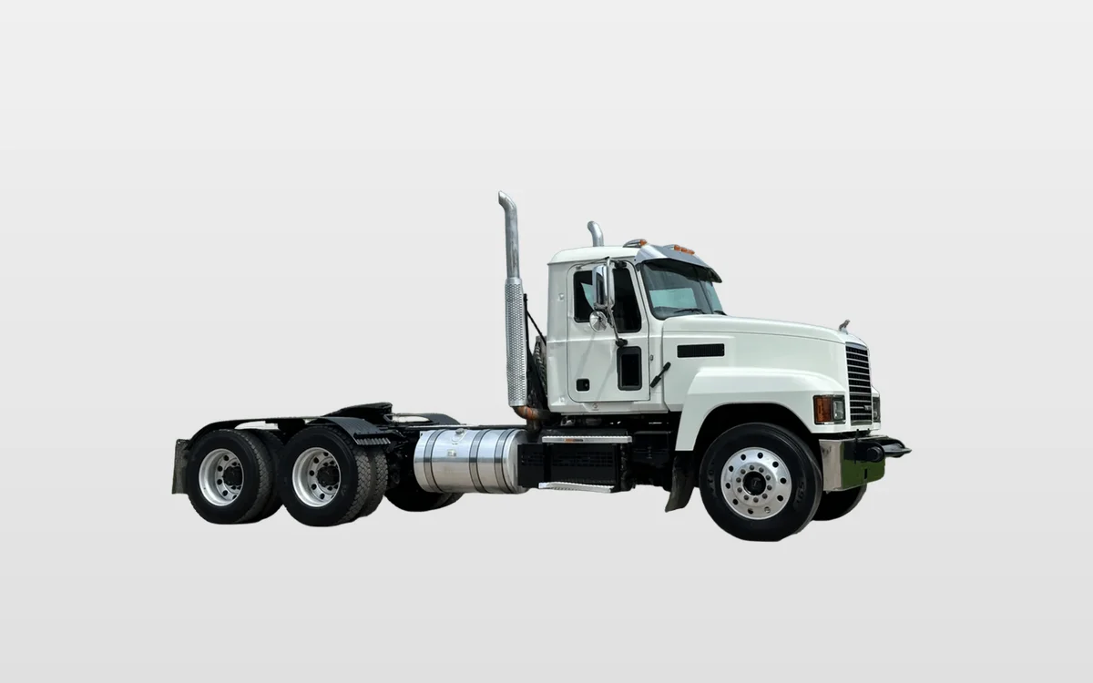 2019 Mack Pinnacle - image 1