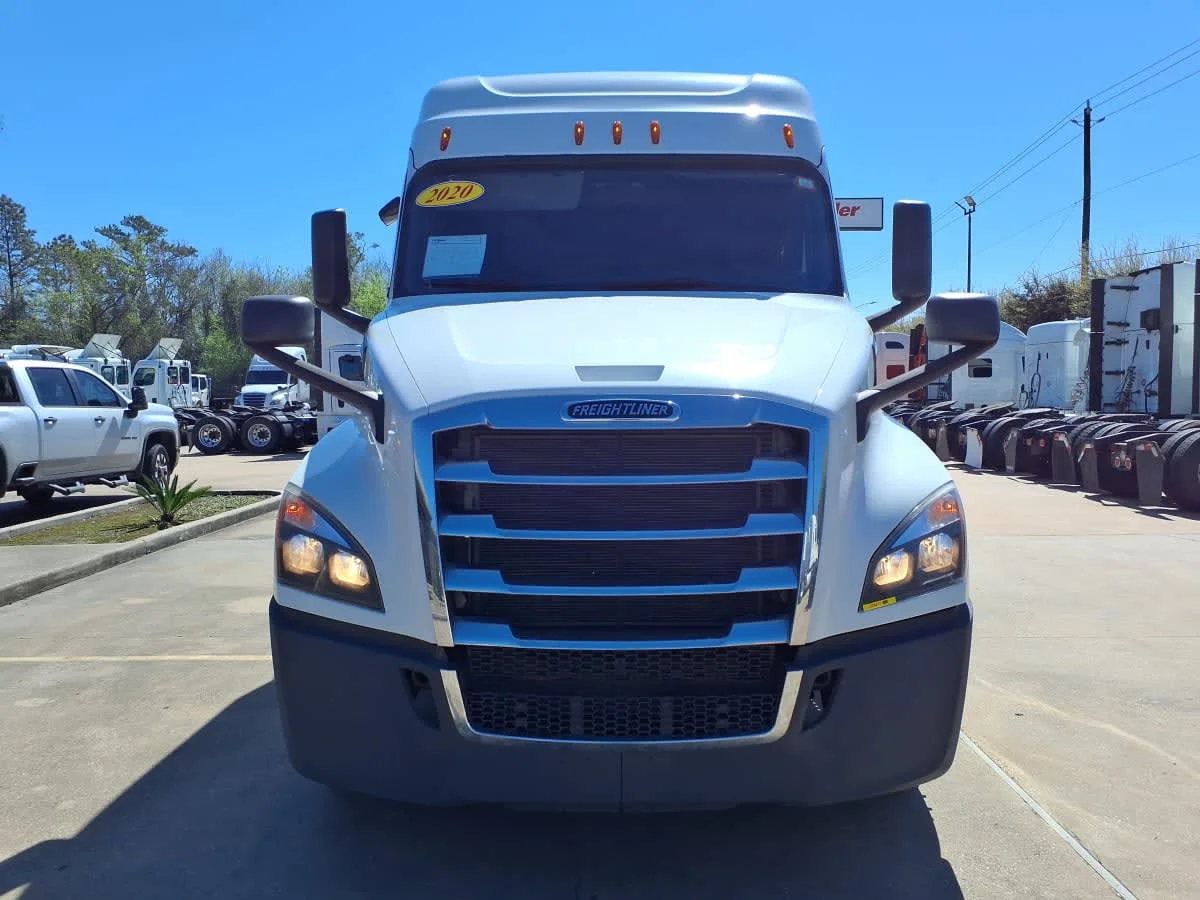 2020 Freightliner Cascadia in Houston, TX — photo 2