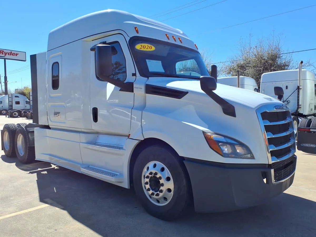 2020 Freightliner Cascadia in Houston, TX — photo 3