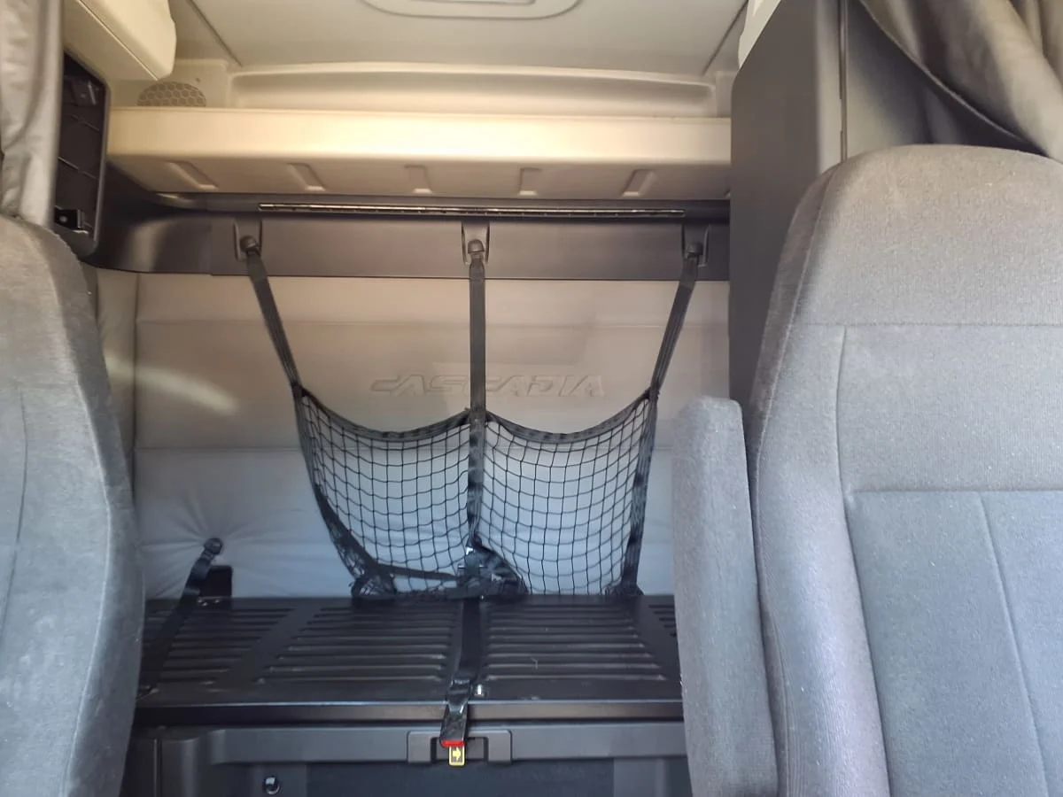 2020 Freightliner Cascadia in Houston, TX — photo 8