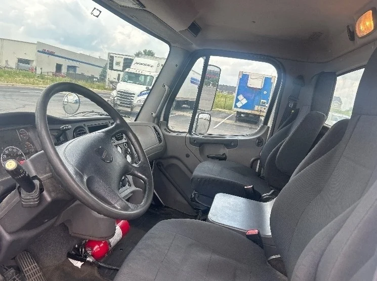2019 Freightliner eM2 in Windsor, WI — photo 10