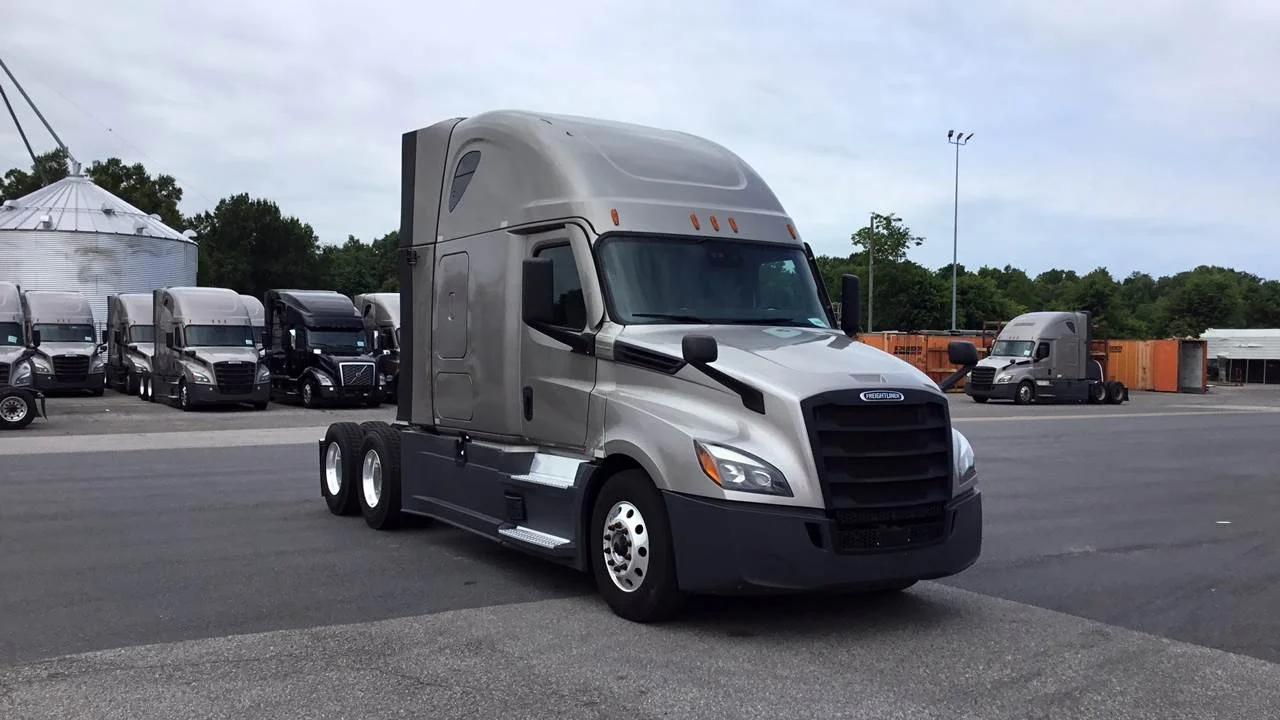 2022 Freightliner Cascadia in West Memphis, AR