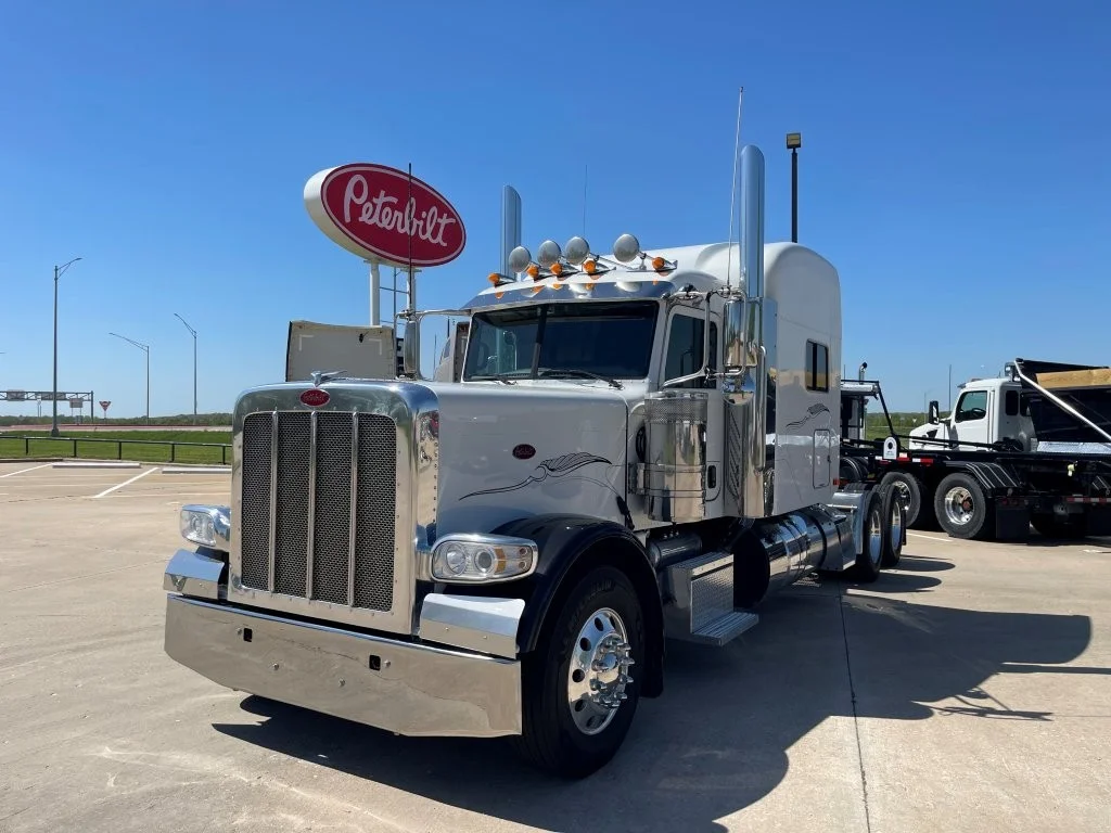 2022 Peterbilt 389 in Springfield, MO