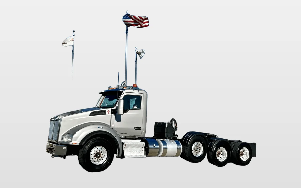 2015 Kenworth T880 - image 1