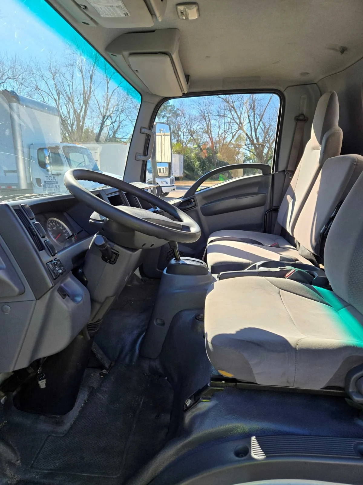 2018 Isuzu NPR - image 5