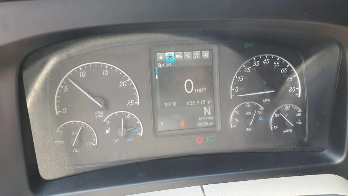 2023 Freightliner Cascadia in Bolingbrook, IL — photo 10