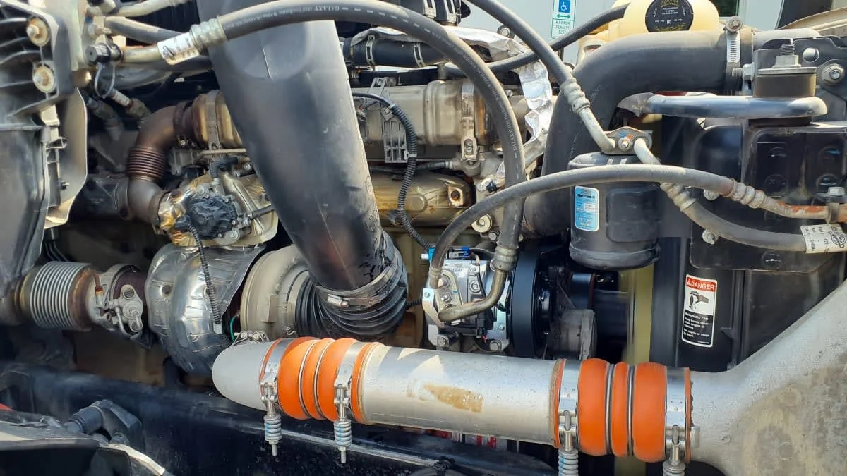 2023 Freightliner Cascadia in Bolingbrook, IL — photo 9