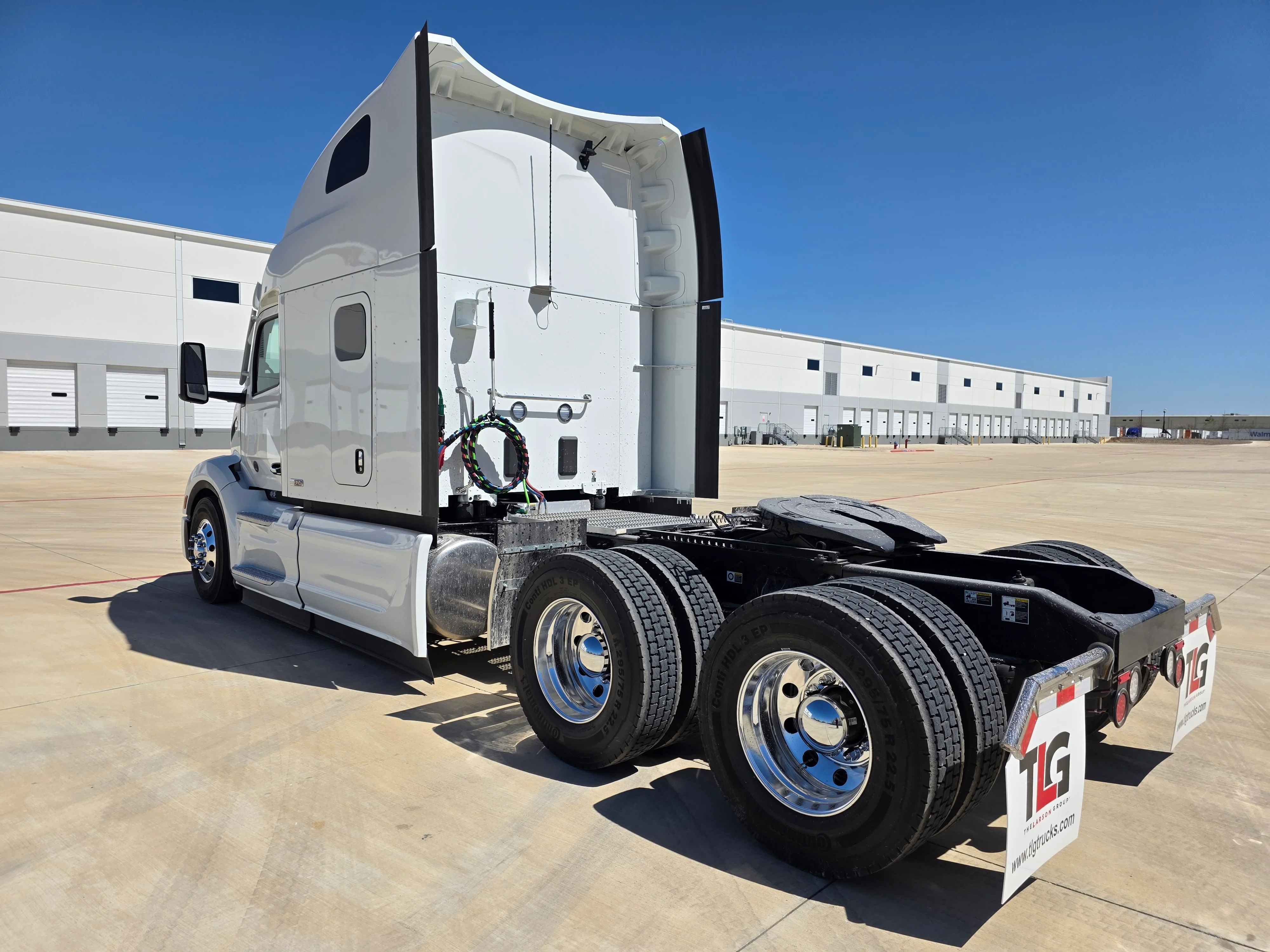 2027 Peterbilt 579 in Cincinnati, OH — photo 3