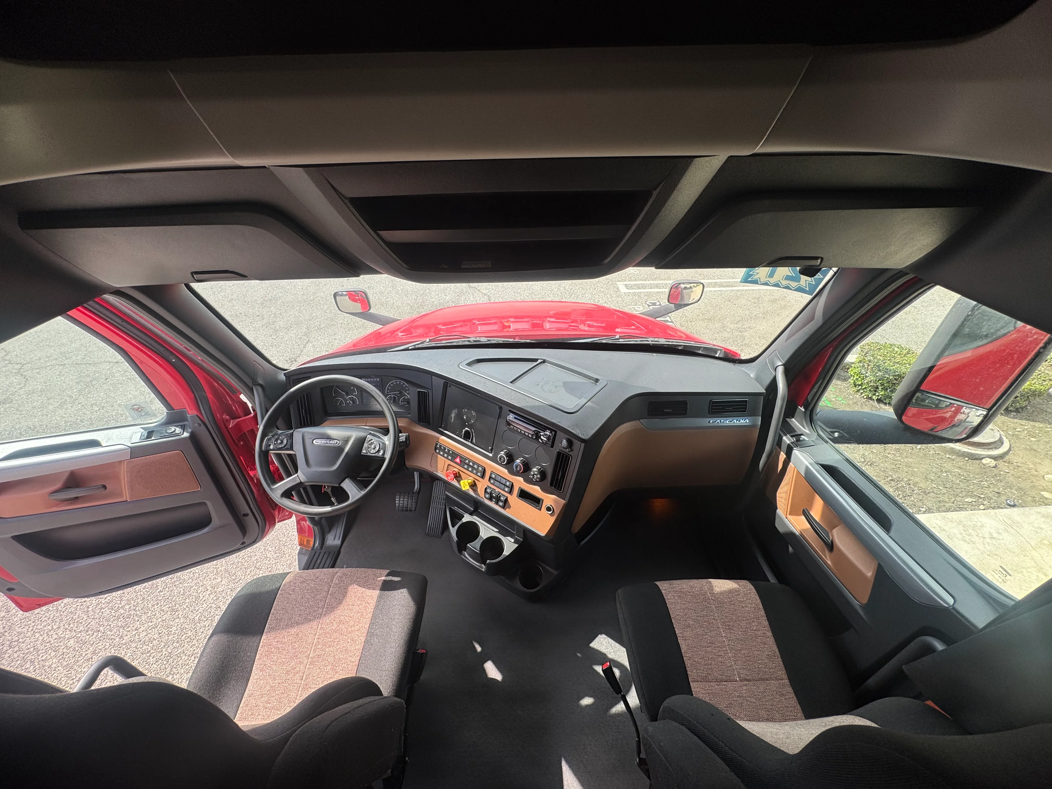 2021 Freightliner Cascadia in Selectrucks Fontana, CA — photo 15