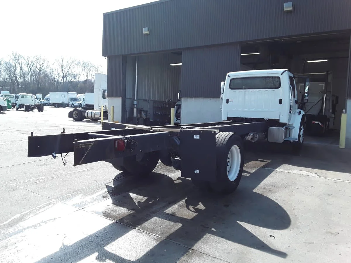 2020 Freightliner M2 106 - image 4