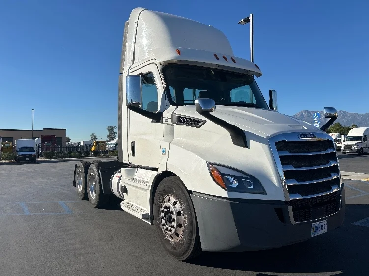 2019 Freightliner Cascadia in Fontana, CA