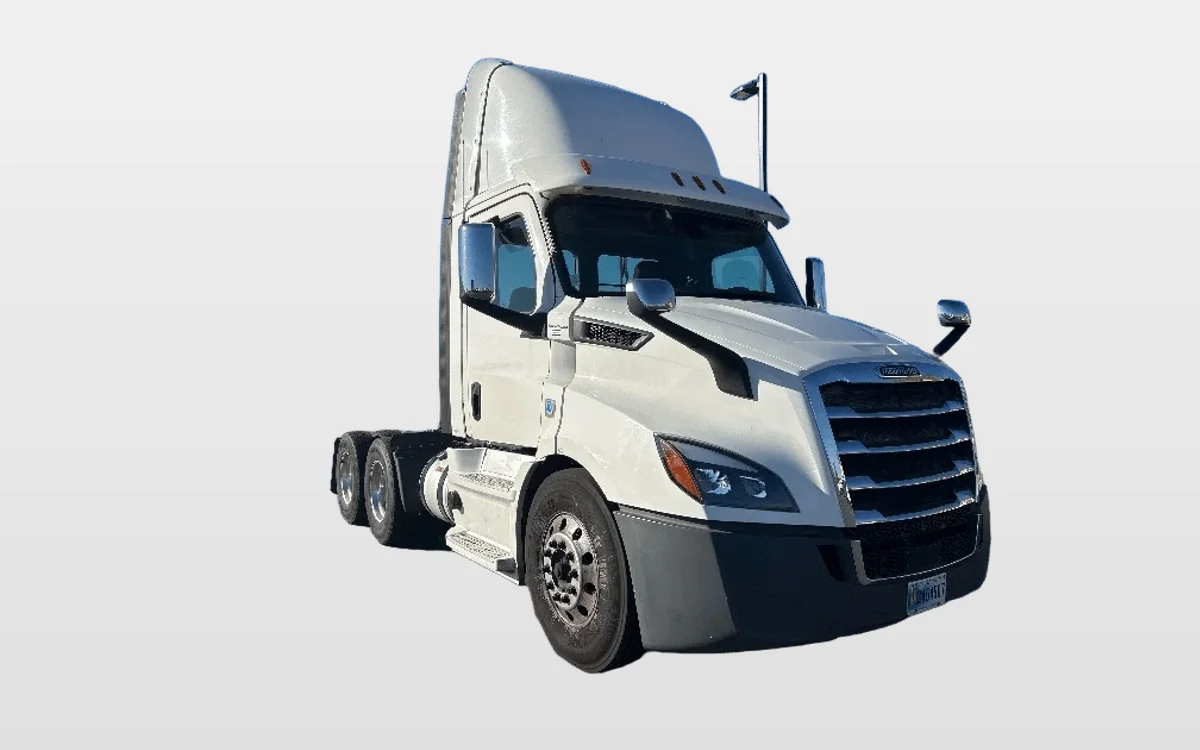 2019 Freightliner Cascadia - image 1
