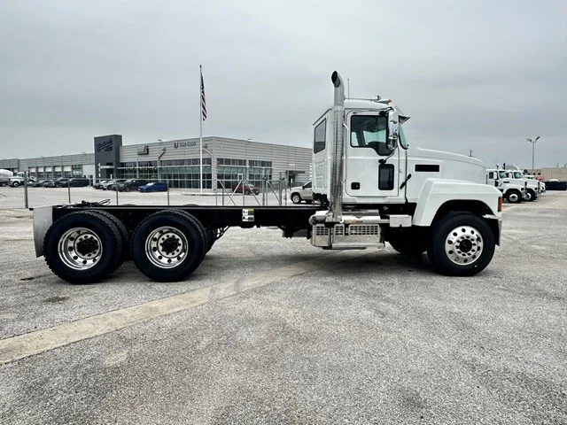 2026 Mack Pinnacle in San Antonio, TX — photo 5