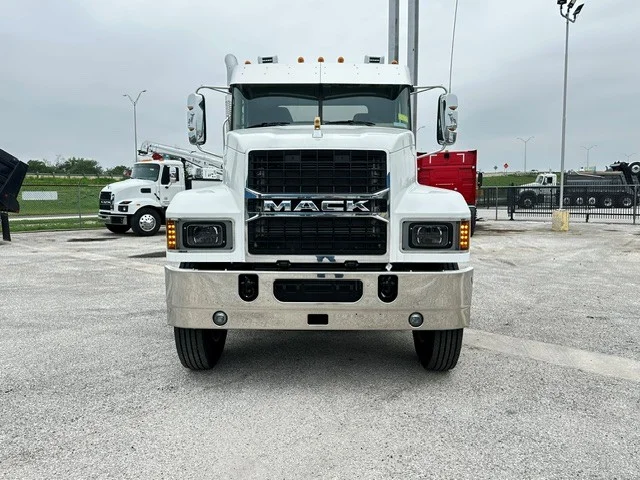 2026 Mack Pinnacle in San Antonio, TX — photo 3