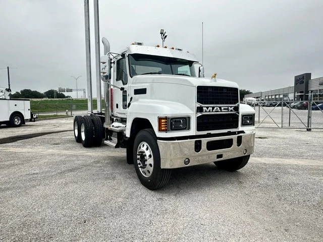 2026 Mack Pinnacle in San Antonio, TX — photo 2