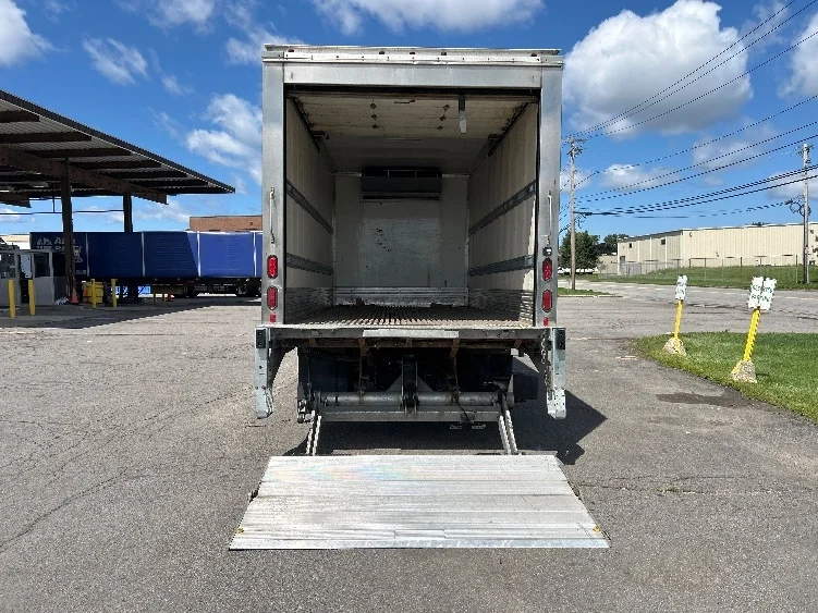 2020 Isuzu NRR in Rochester, NY — photo 9