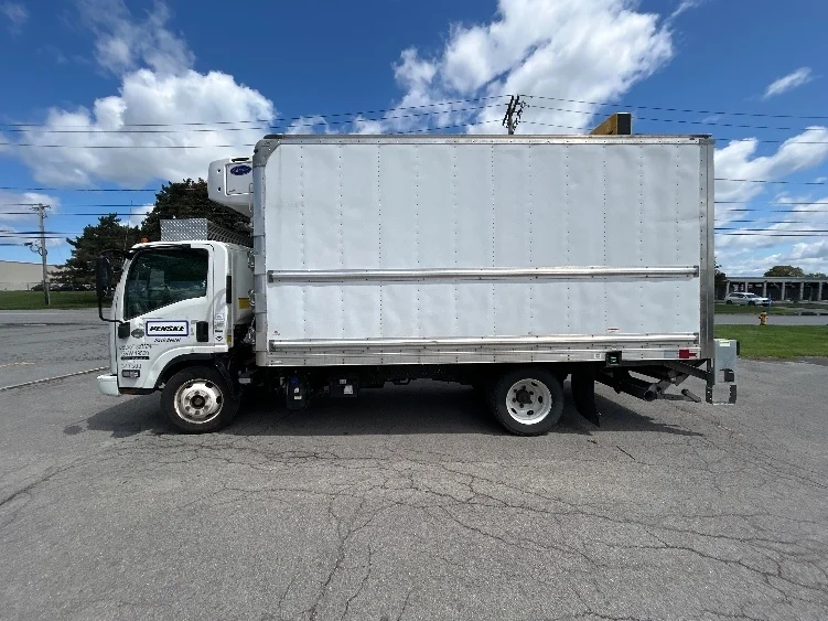 2020 Isuzu NRR in Rochester, NY — photo 4