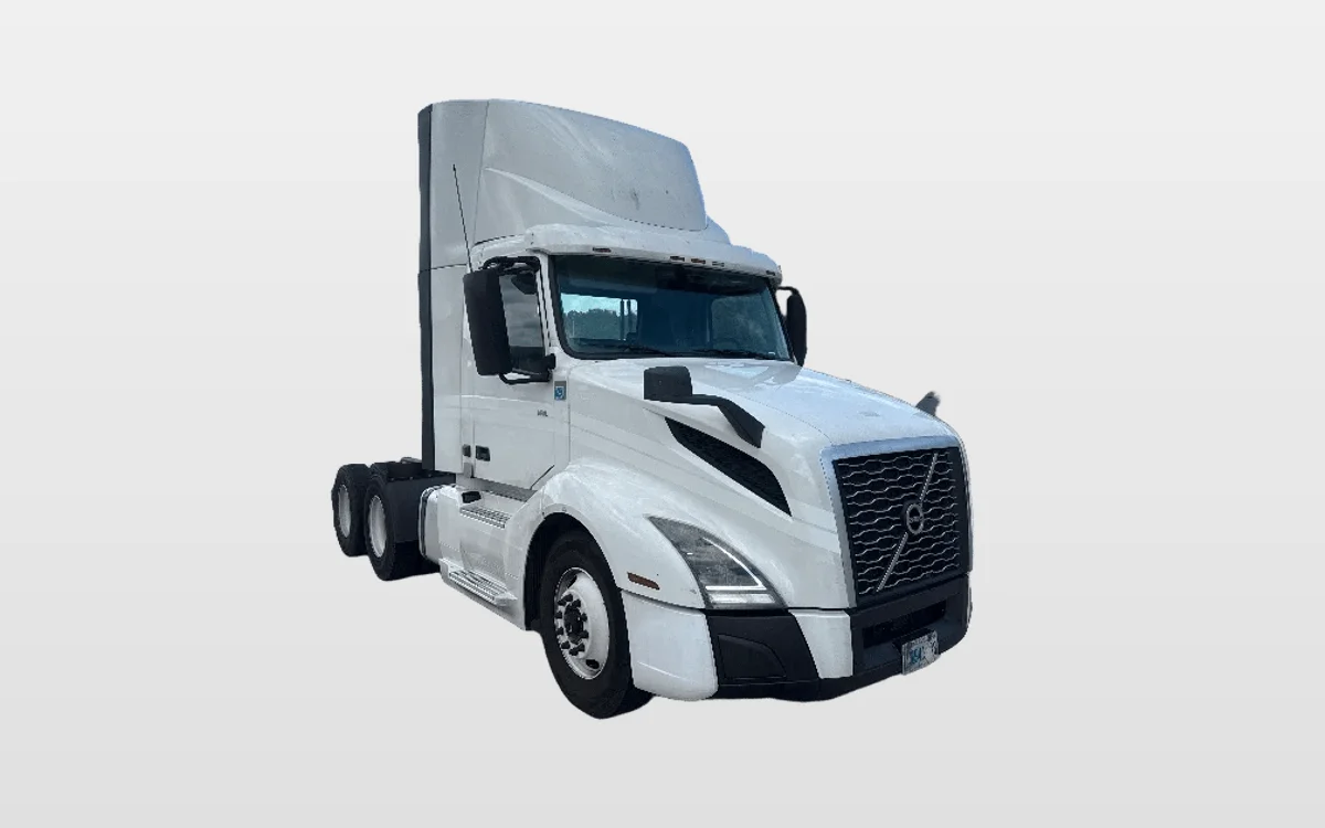 2020 Volvo - image 1