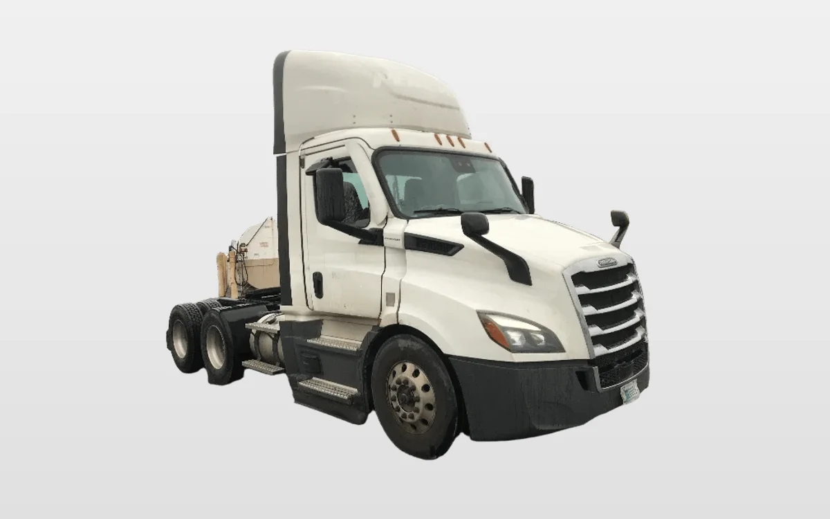 2022 Freightliner Cascadia - image 1