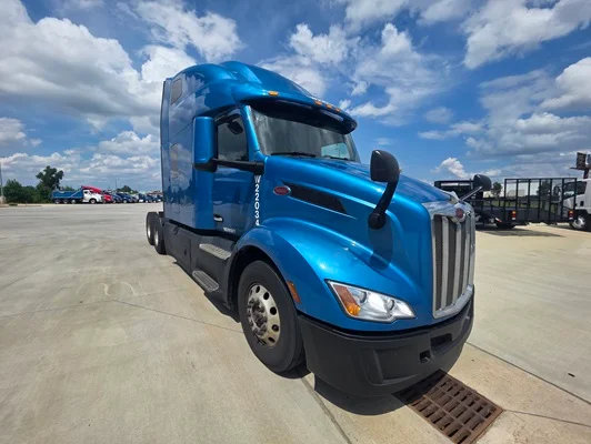 2022 Peterbilt 579