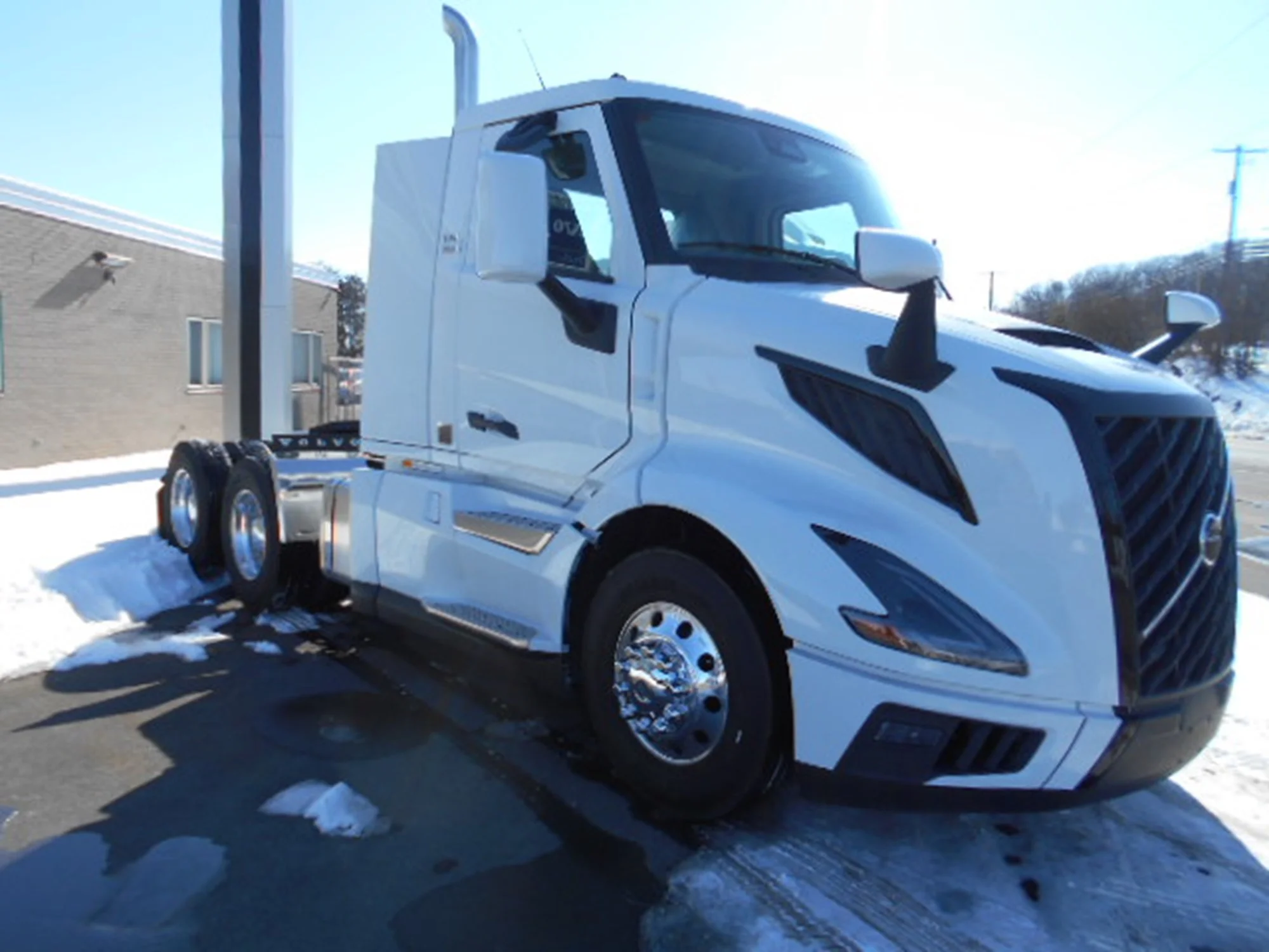 2025 Volvo in West Milton, PA — photo 2