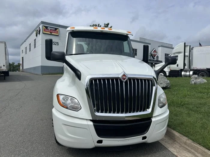 2024 International LT — photo 3