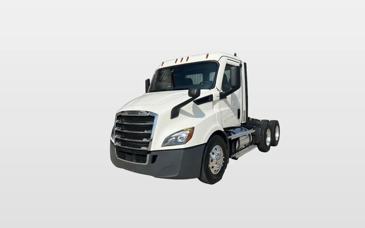 2021 FREIGHTLINER CASCADIA 116 - image 1