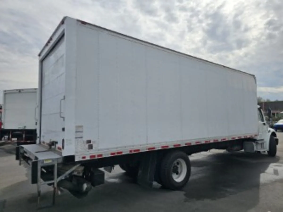 2019 Freightliner M2 106 in Tacoma, WA — photo 4