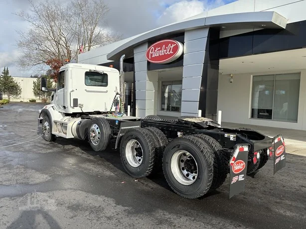 2025 Peterbilt 567 in Portland, OR — photo 2