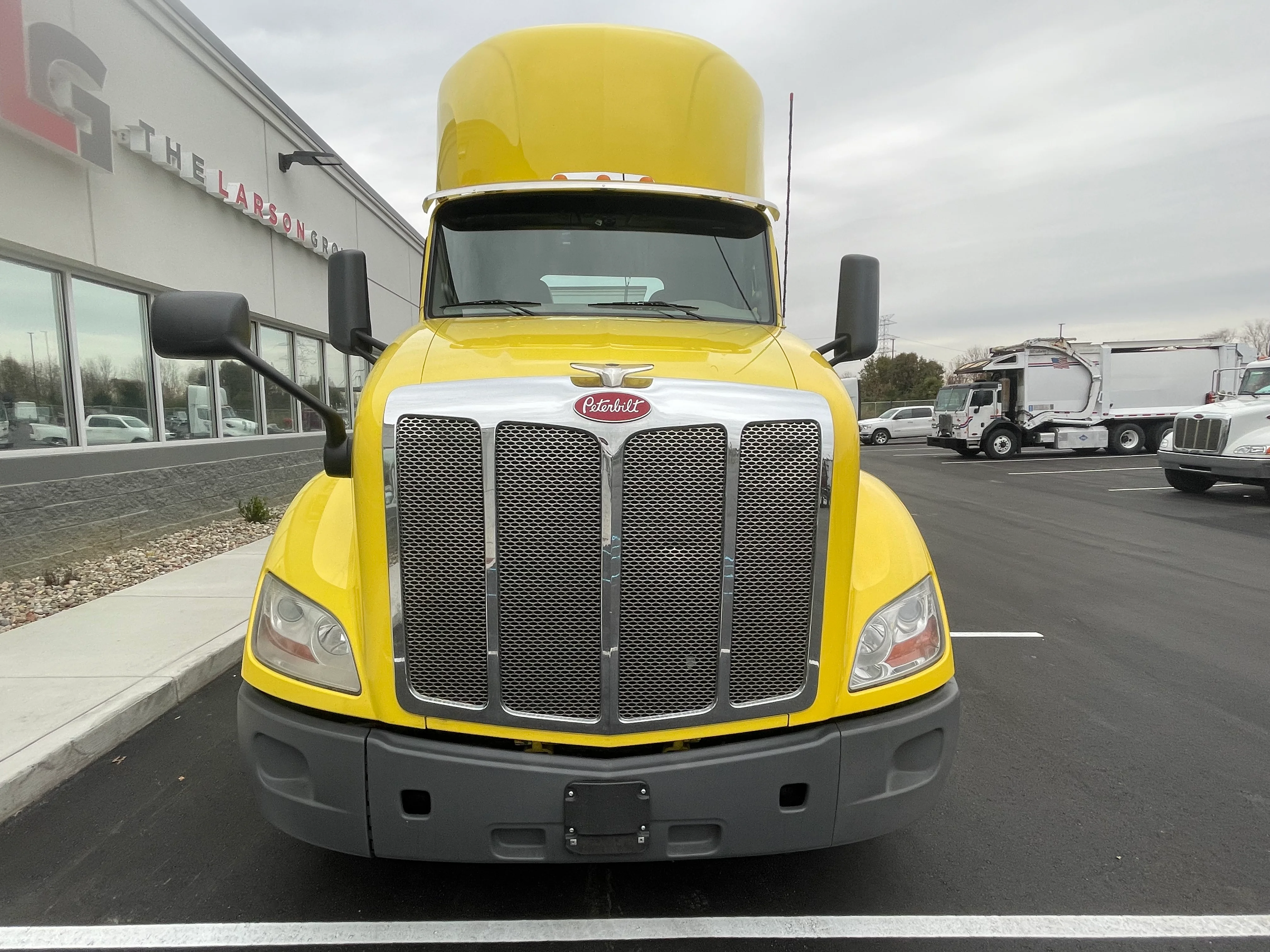 2021 Peterbilt 579 in Evansville, IN — photo 6