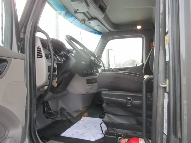 2020 Peterbilt 567 in Butler, PA — photo 7