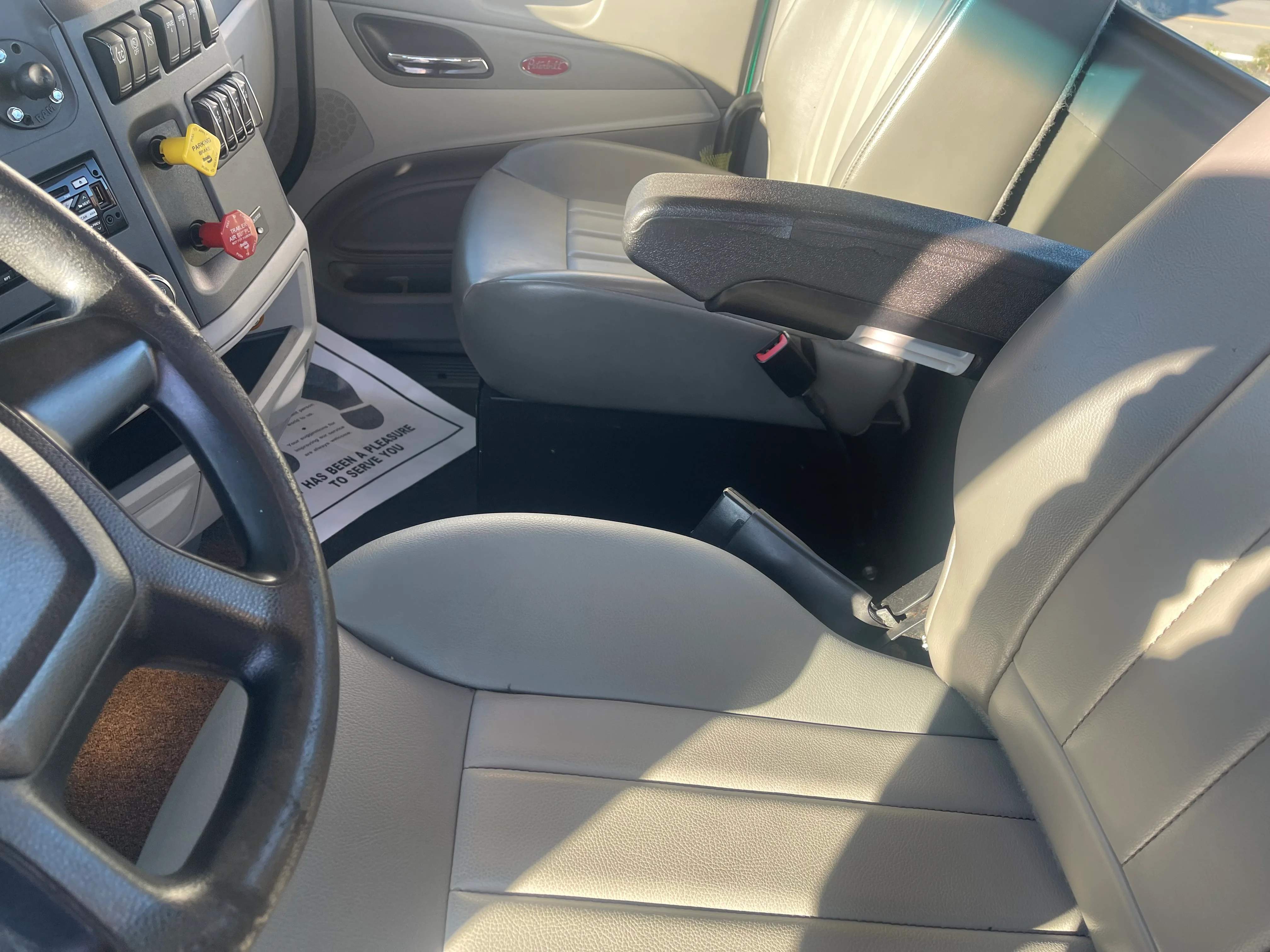 2020 Peterbilt 579 - image 16