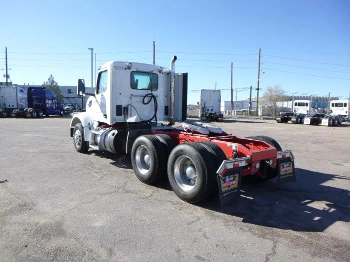 2023 Peterbilt 567 - image 7
