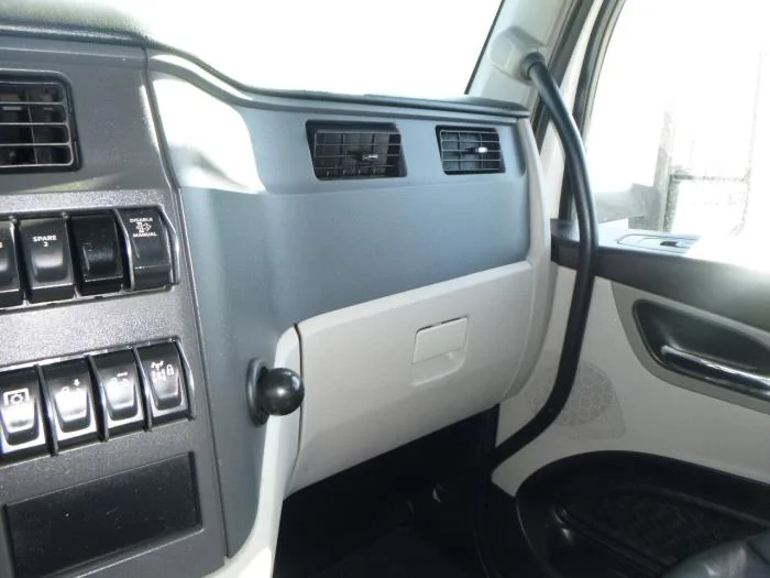 2023 Peterbilt 567 - image 25