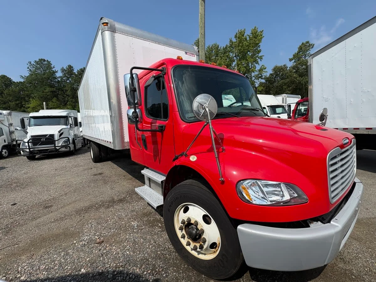2017 Freightliner M2 106 in Ashland, VA — photo 3