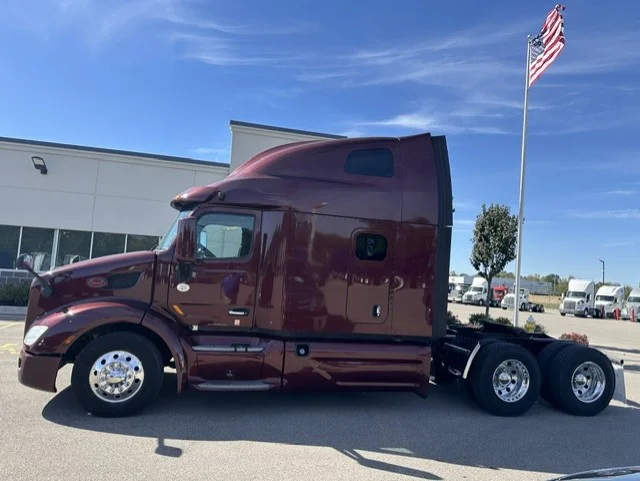 2020 Peterbilt 579 in Dayton, OH — photo 2