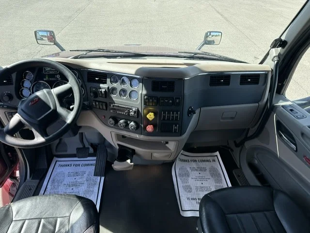 2020 Peterbilt 579 in Dayton, OH — photo 12