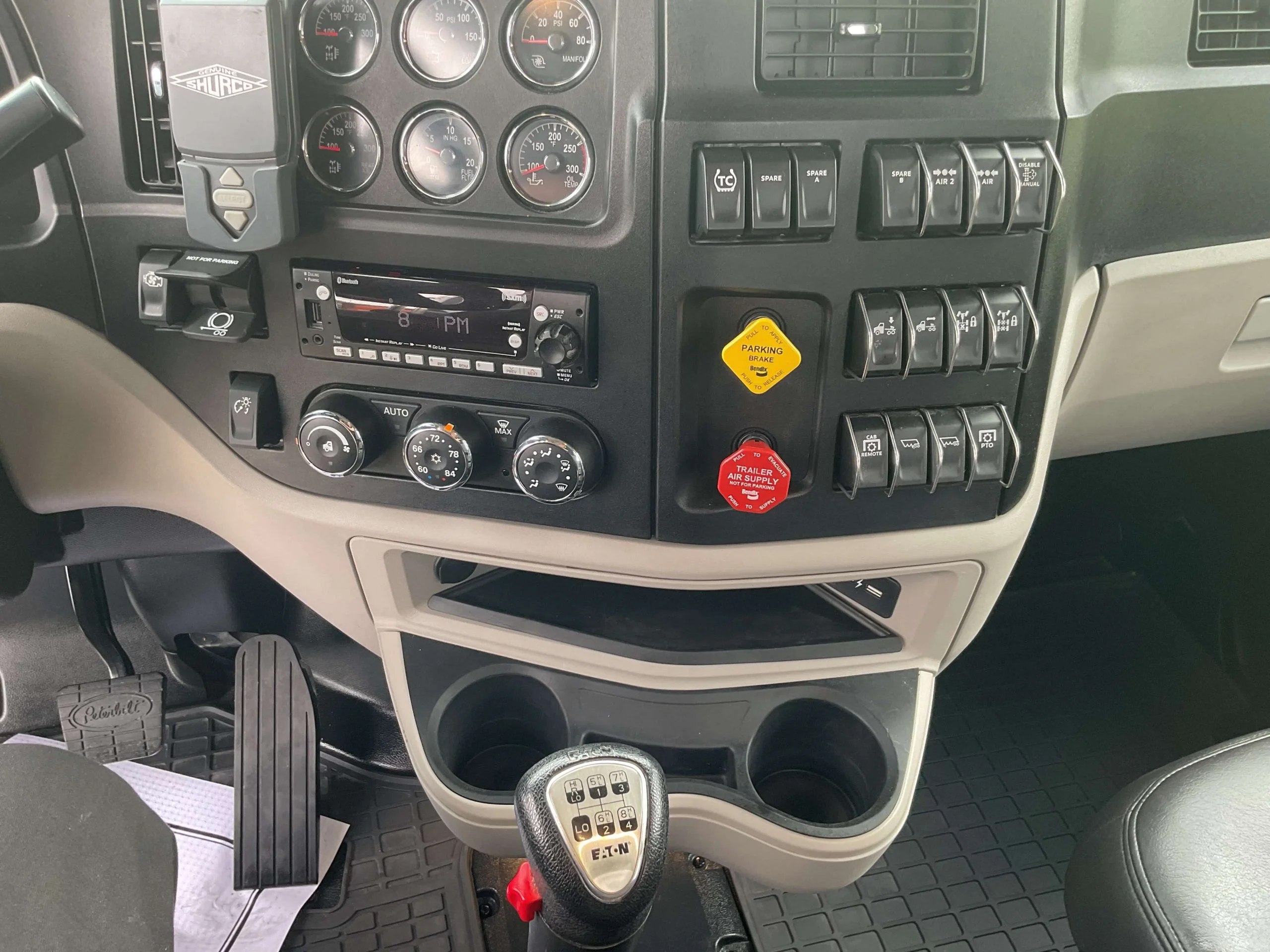 2025 Peterbilt 589 in Milwaukee, WI — photo 6