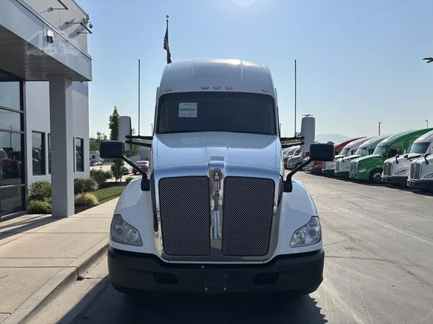 2021 Kenworth T680 in Salt Lake City, UT — photo 4