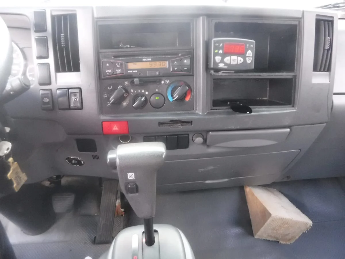 2016 Isuzu NRR in Springfield, MA — photo 14